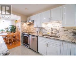 1810 - 11 Wincott Drive, Toronto, ON M9R2R9 Photo 14