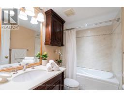 1810 - 11 Wincott Drive, Toronto, ON M9R2R9 Photo 16