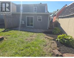 Kitchen - 30-32 Spring Park Road, Charlottetown, PE C1A3X8 Photo 12