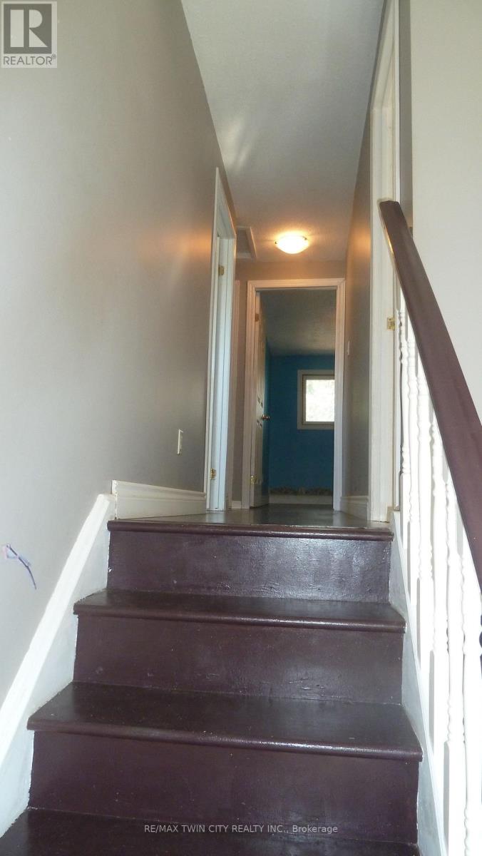#4 647 ALBERT STREET - 14