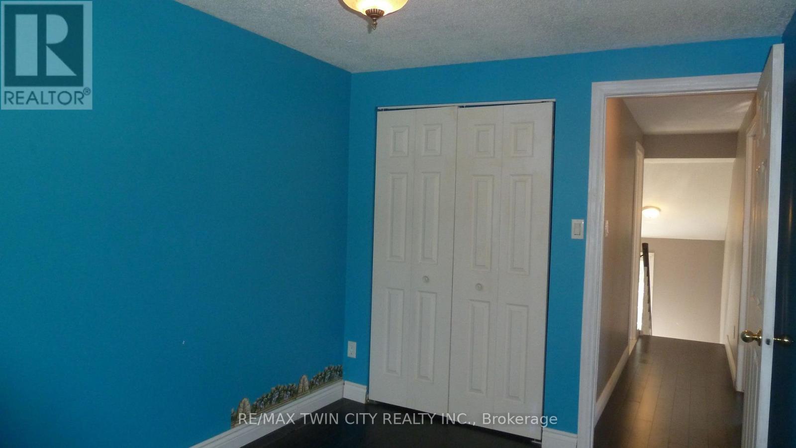 #4 647 ALBERT STREET - 18