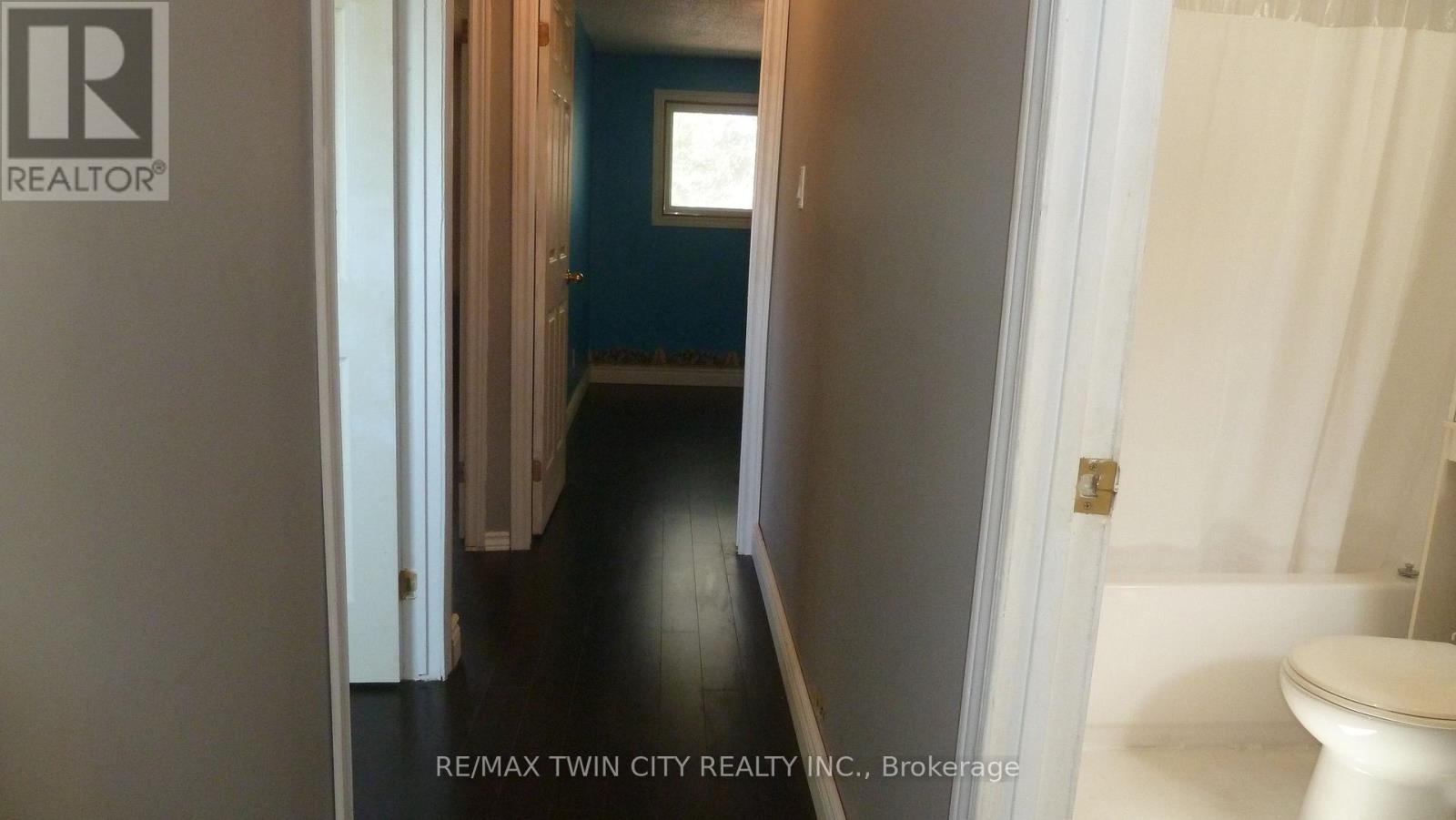 #4 647 ALBERT STREET - 26