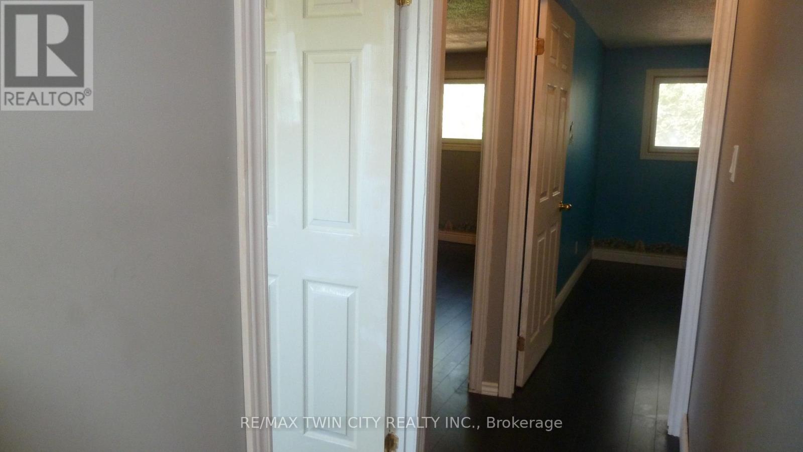 #4 647 ALBERT STREET - Image 27