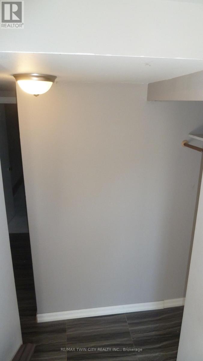 #4 647 ALBERT STREET - 29