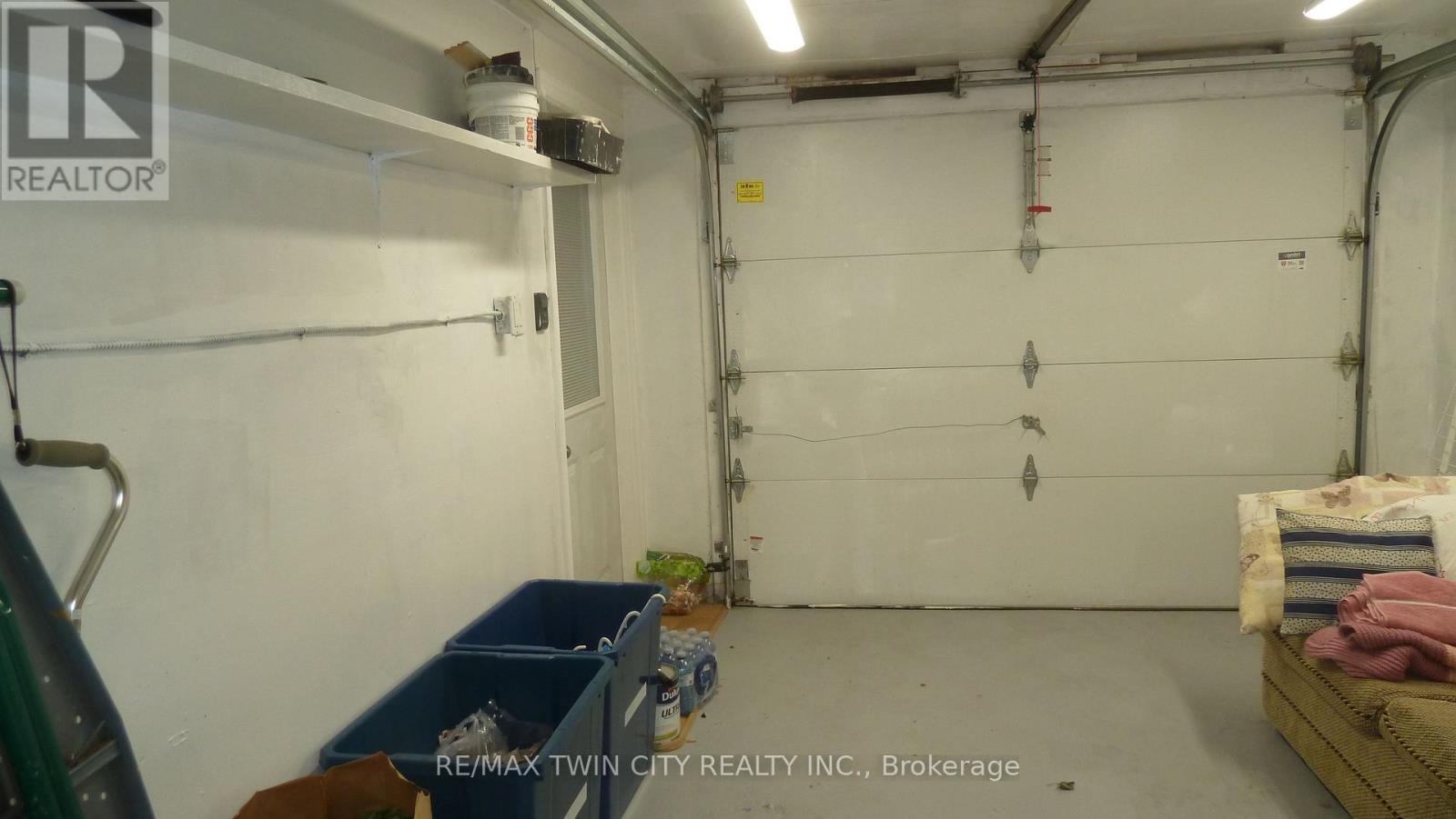#4 647 ALBERT STREET - 31