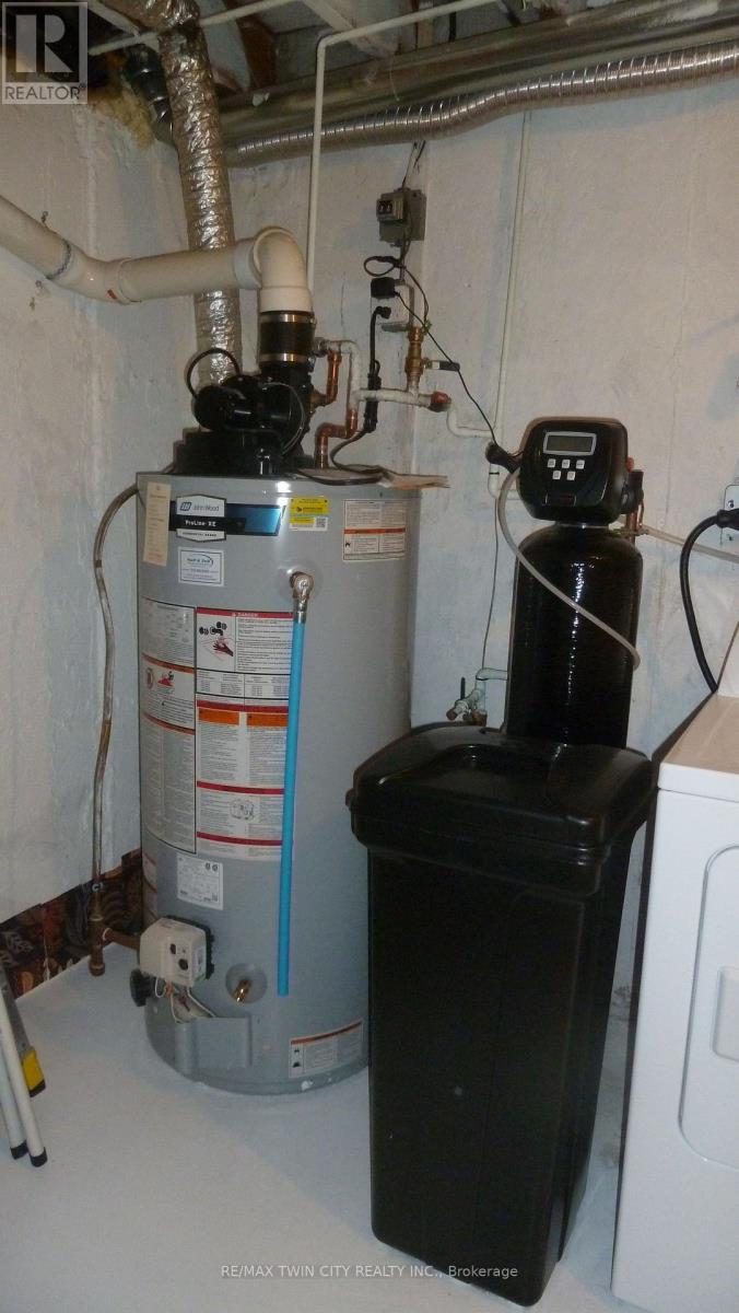 #4 647 ALBERT STREET - Image 37