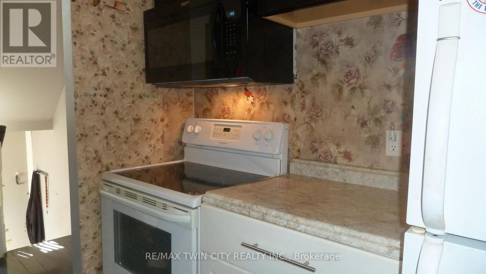 #4 647 Albert Street, Waterloo, Ontario, N2L3V5, Waterloo, Ontario — photo 5 of 5
