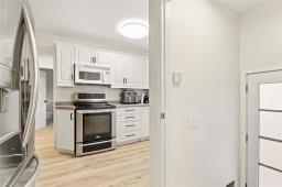 19 Whiteshell Avenue, Winnipeg, MB R2C2R7 Photo 14