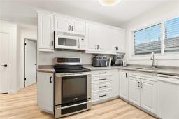 19 Whiteshell Avenue, Winnipeg, MB R2C2R7 Photo 15