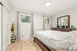 19 Whiteshell Avenue, Winnipeg, MB R2C2R7 Photo 22