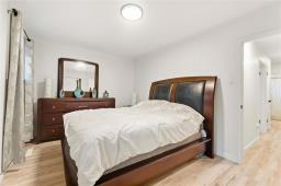 19 Whiteshell Avenue, Winnipeg, MB R2C2R7 Photo 23
