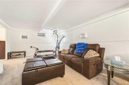 19 Whiteshell Avenue, Winnipeg, MB R2C2R7 Photo 32