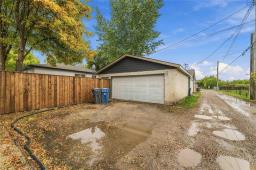 19 Whiteshell Avenue, Winnipeg, MB R2C2R7 Photo 45