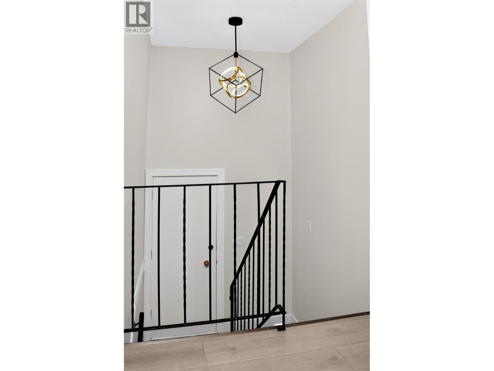 #100 800 VALHALLA Drive - 29