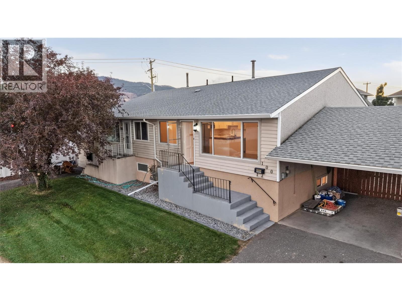 #100 800 VALHALLA Drive - 10