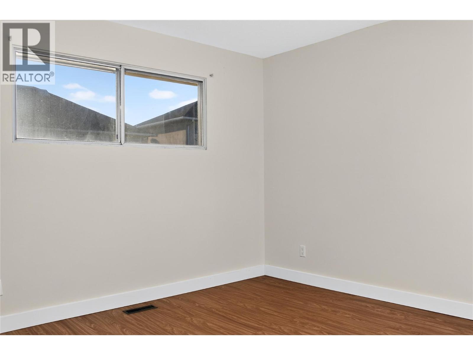 #100 800 VALHALLA Drive - 28