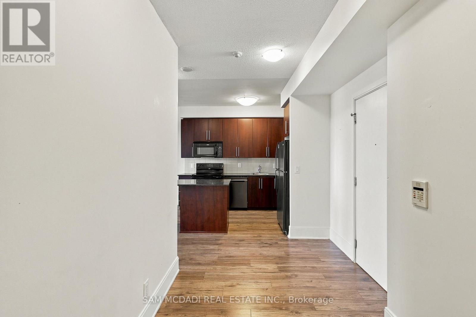 #1905 330 Burnhamthorpe Road West, Mississauga (City Centre), Ontario, L5B0E1, Mississauga (City Centre), Ontario — photo 4 of 5