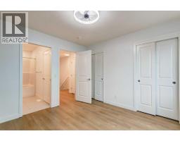 8524 21 Avenue SE - photo 18
