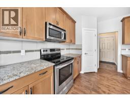 2pc Bathroom - 176 Sunset Circle, Cochrane, AB T4C0C4 Photo 10