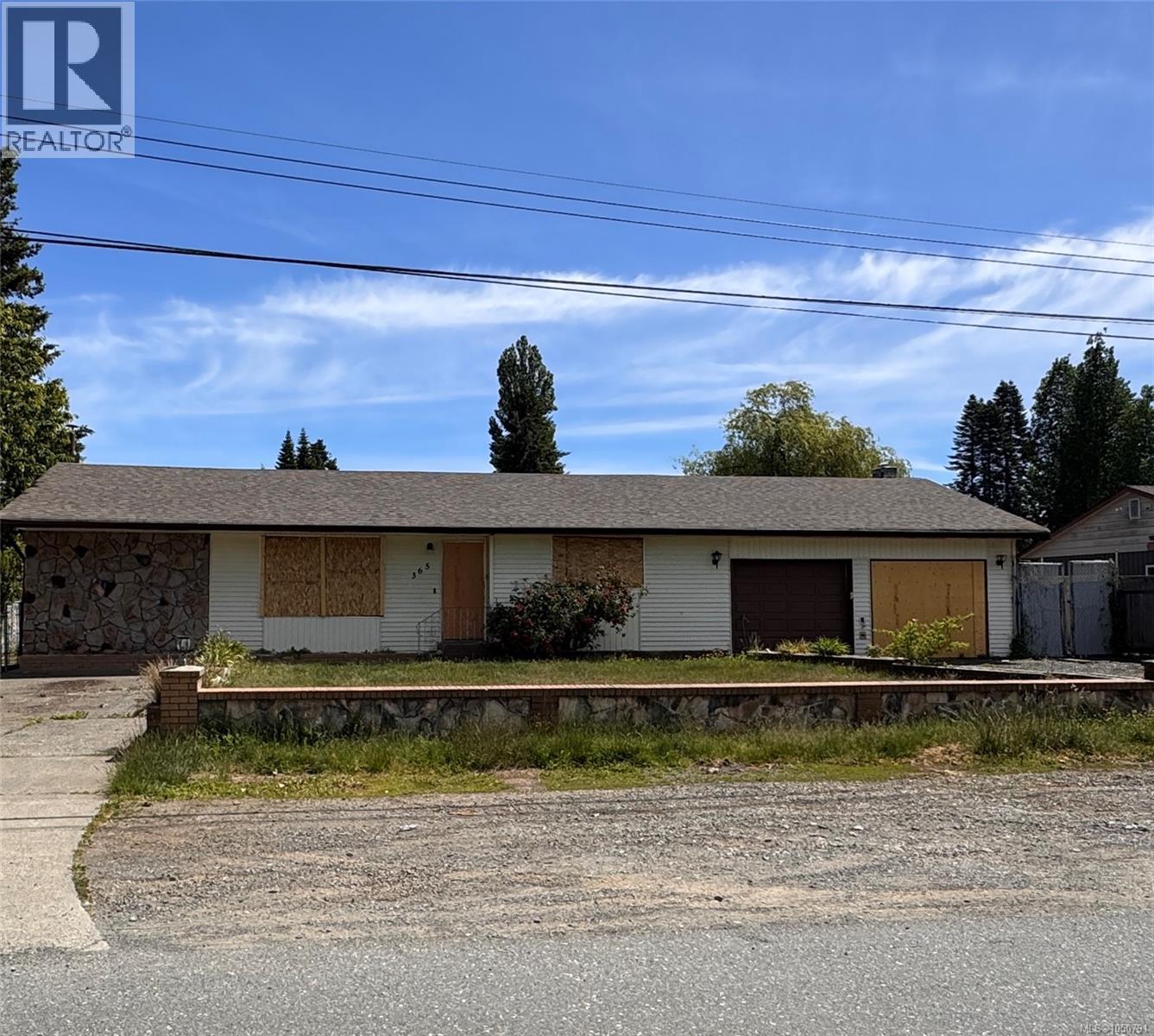 365 Carolyn Rd