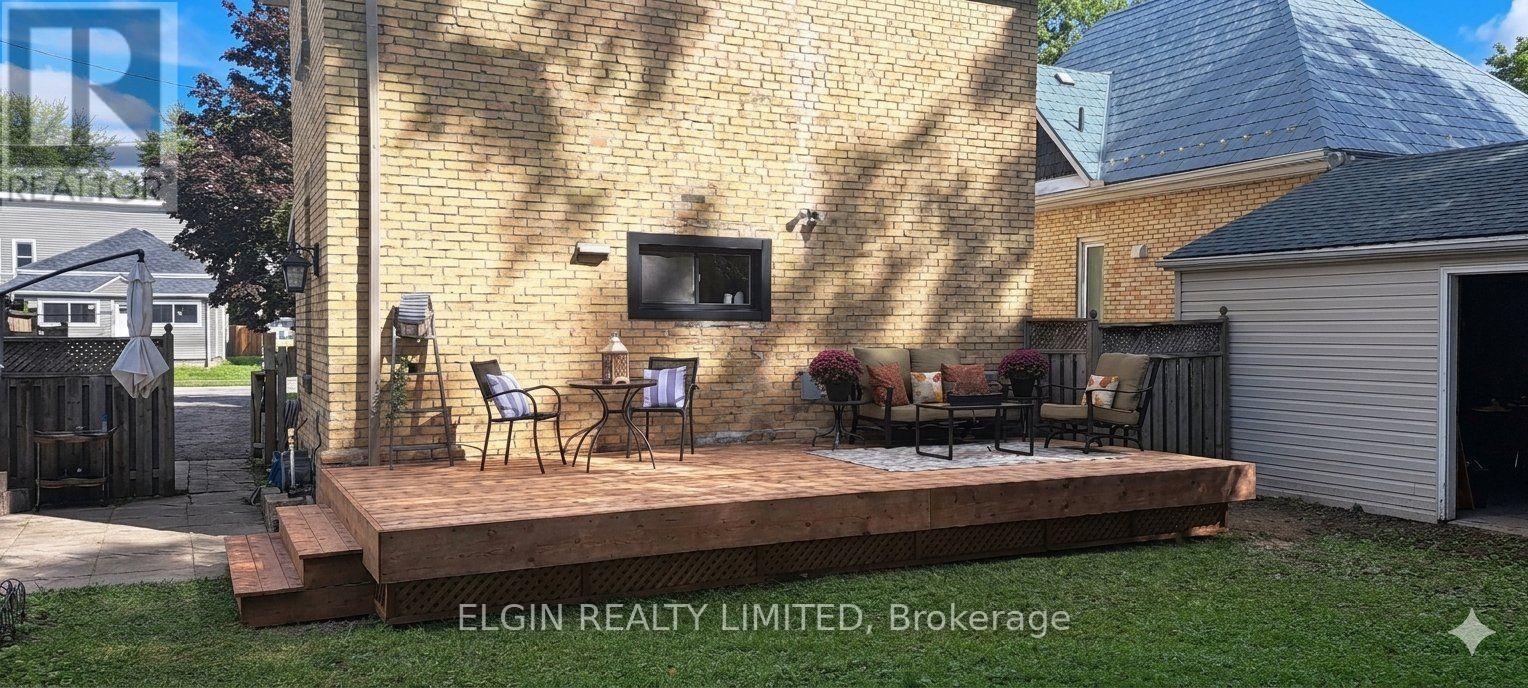 25 LOCUST STREET - 31