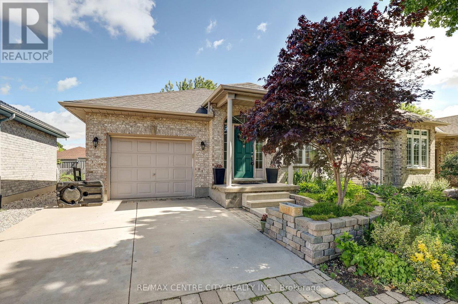 24 SCHREYER DRIVE - 1