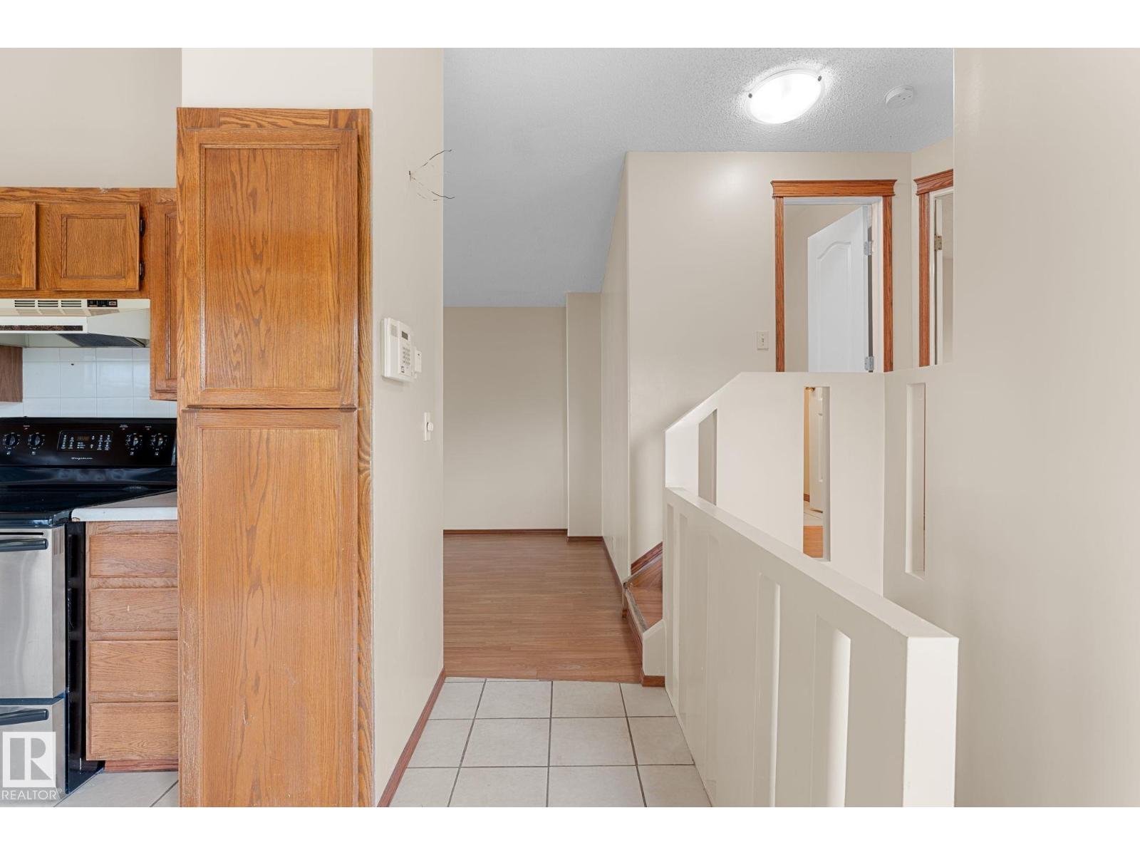 9147 180A AV NW - 10
