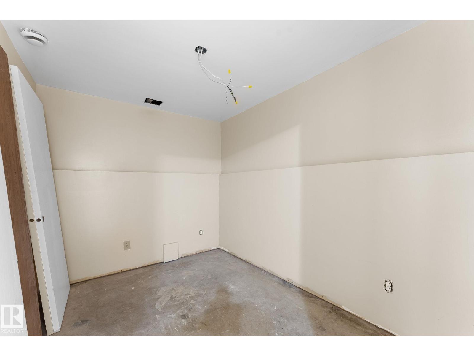 9147 180A AV NW - 25