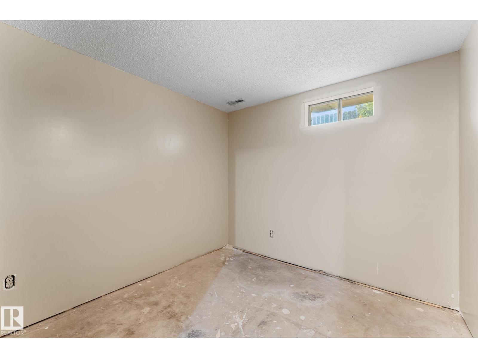 9147 180A AV NW - 26