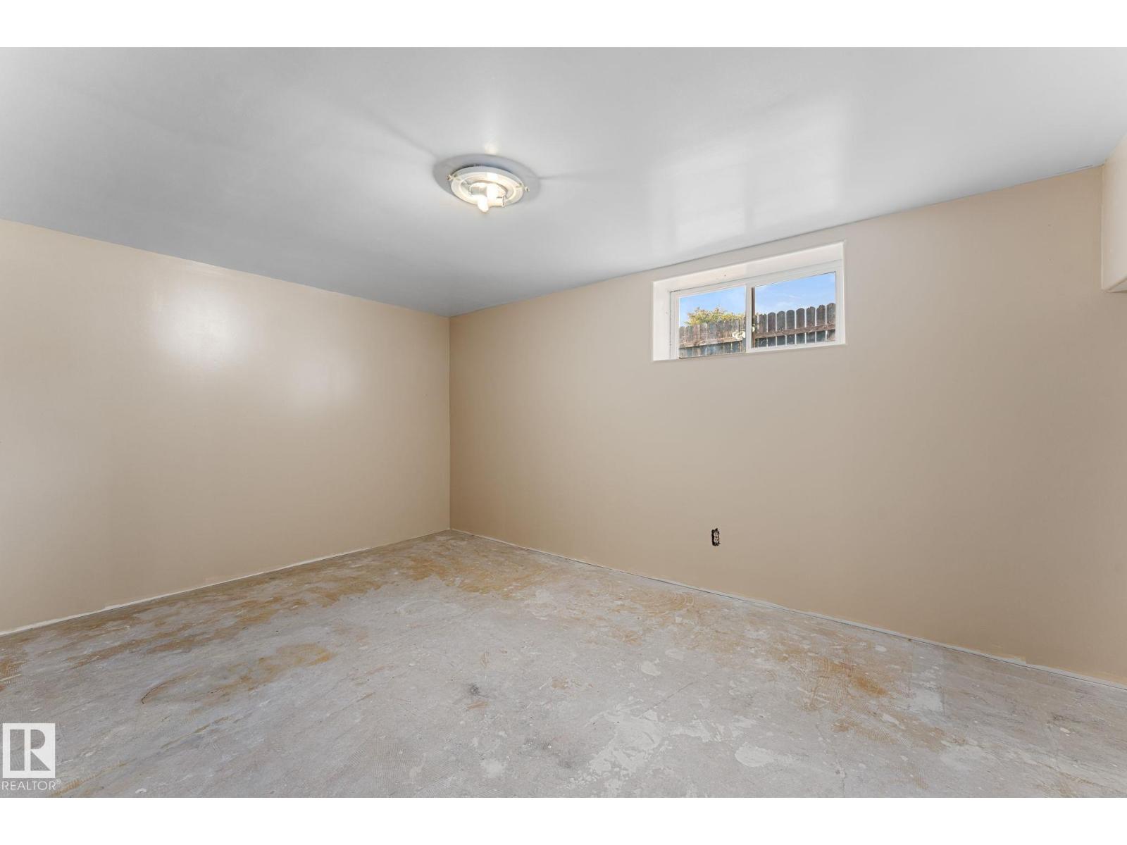 9147 180A AV NW - 27