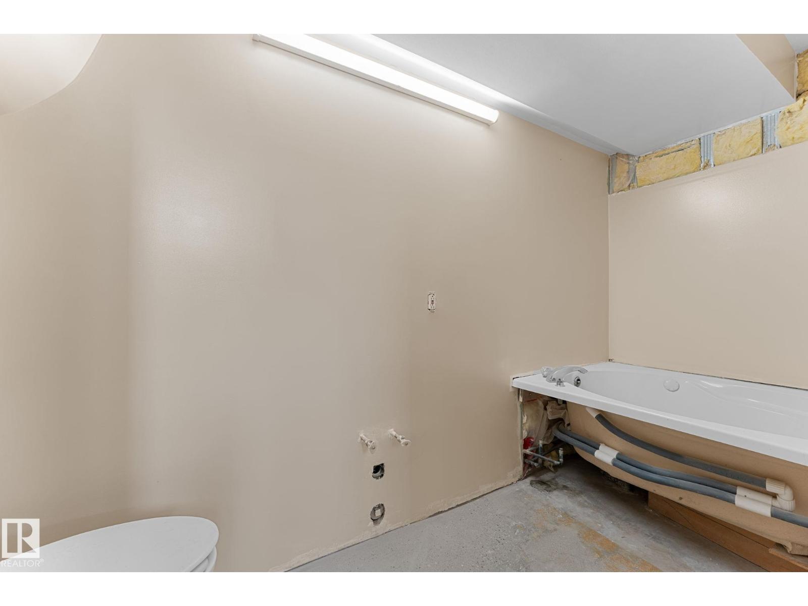 9147 180A AV NW - 30