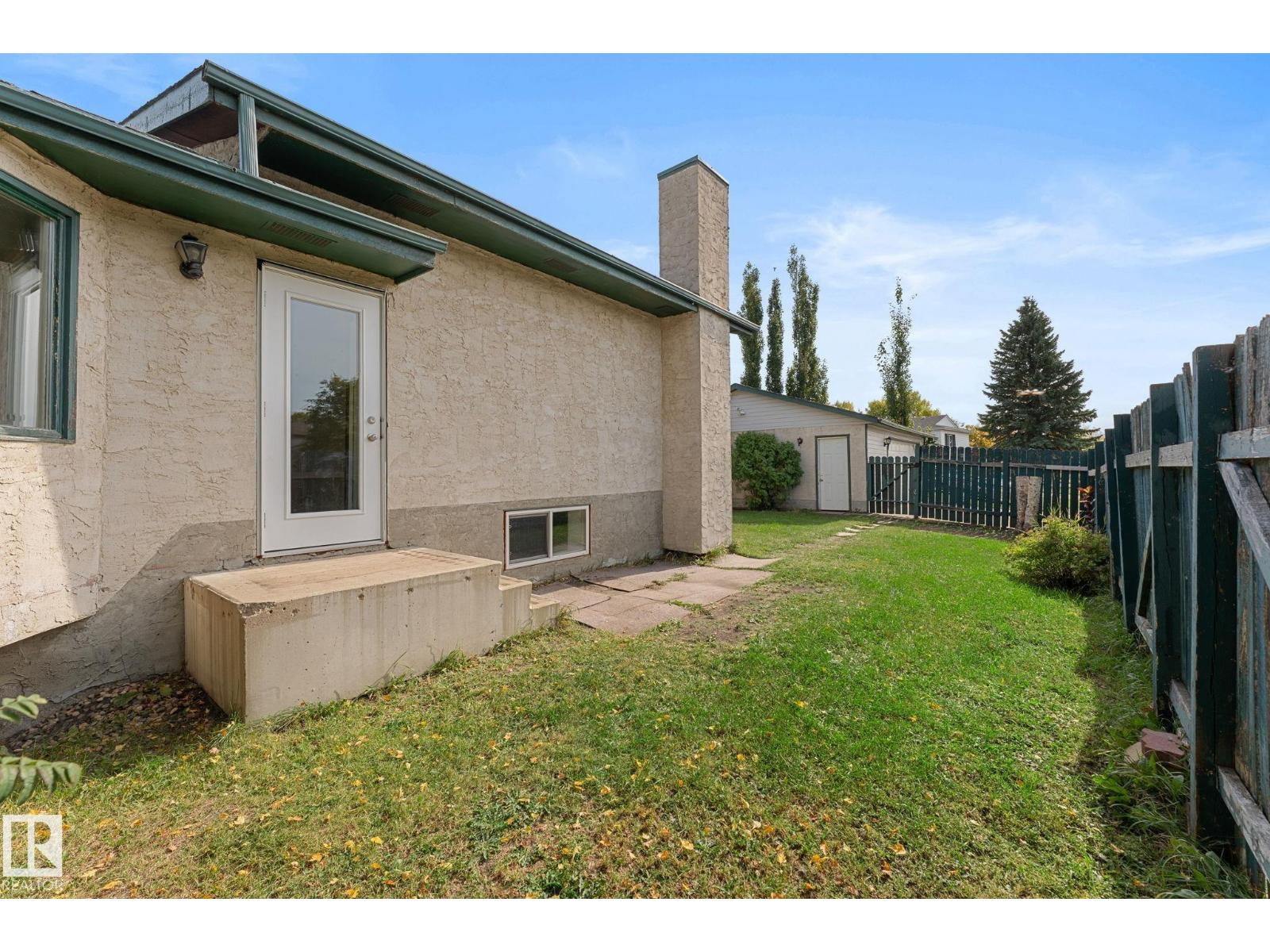 9147 180A AV NW - 32
