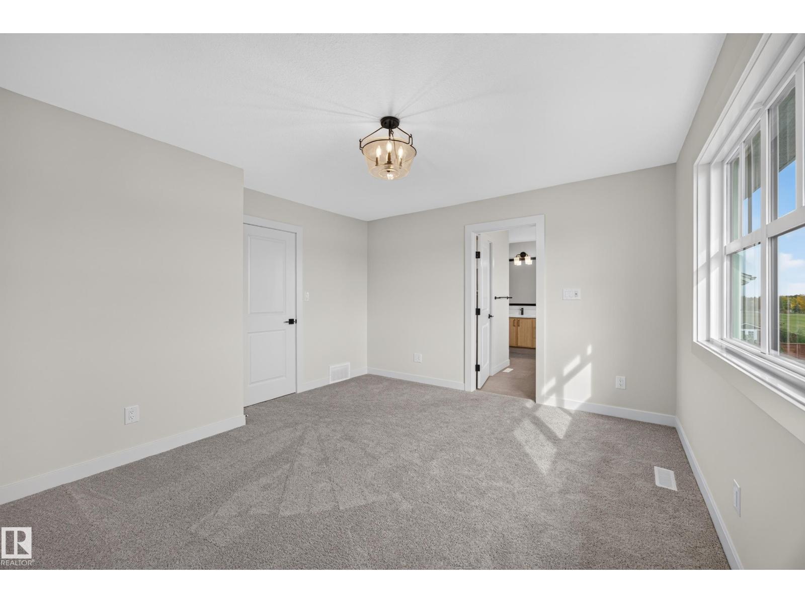 205 HAMPSHIRE - Image 35