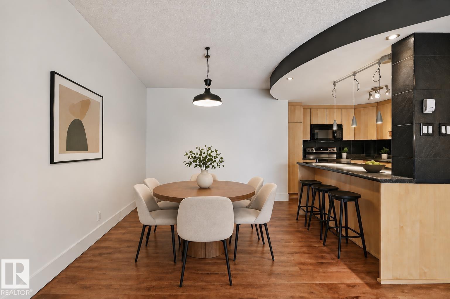 #1003 9929 113 ST NW - 4