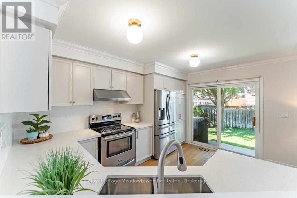 407 BAVERSTOCK CRESCENT - 19