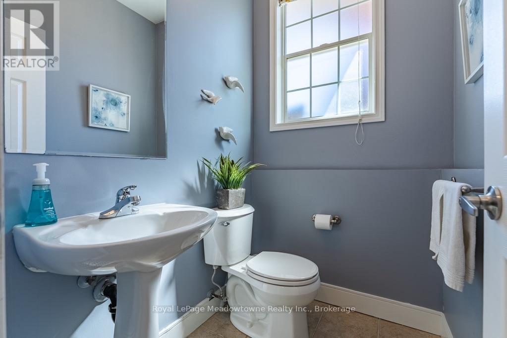 407 BAVERSTOCK CRESCENT - 20