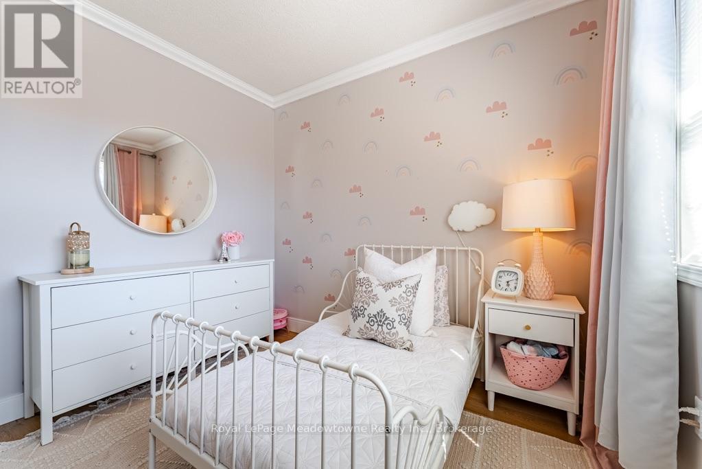 407 BAVERSTOCK CRESCENT - 25