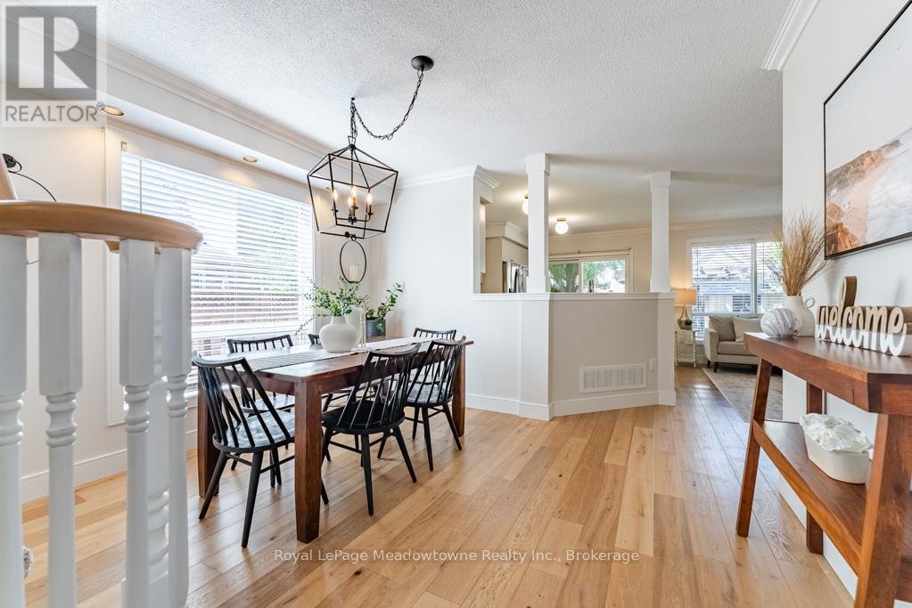 407 BAVERSTOCK CRESCENT - 3