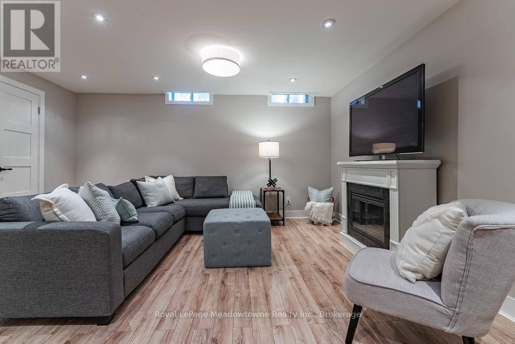407 BAVERSTOCK CRESCENT - Image 35