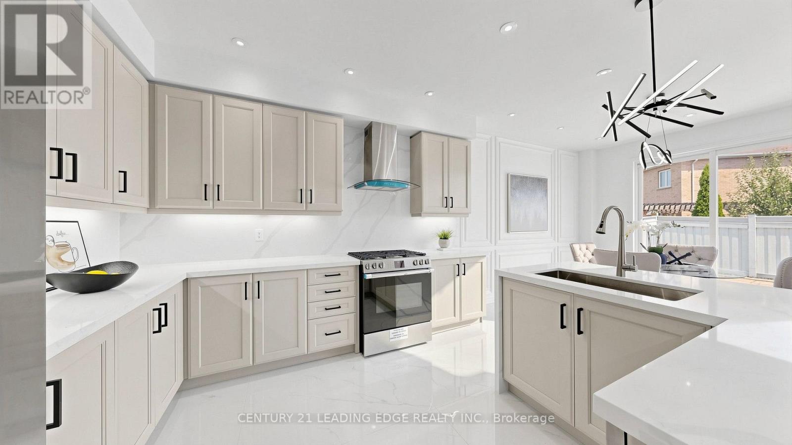7 PHILIPS LAKE COURT - 11