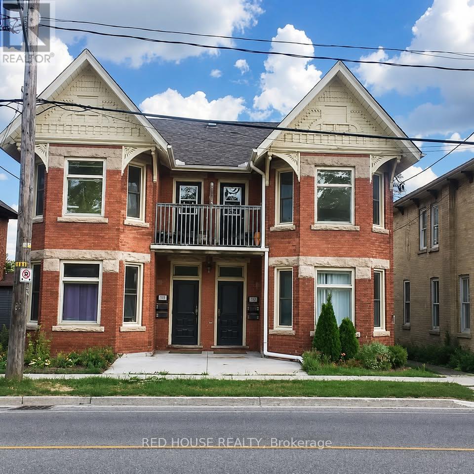 Photo of 323 Woolwich Street