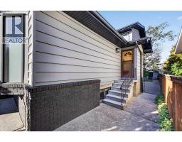4015 45 Street SW - photo 2