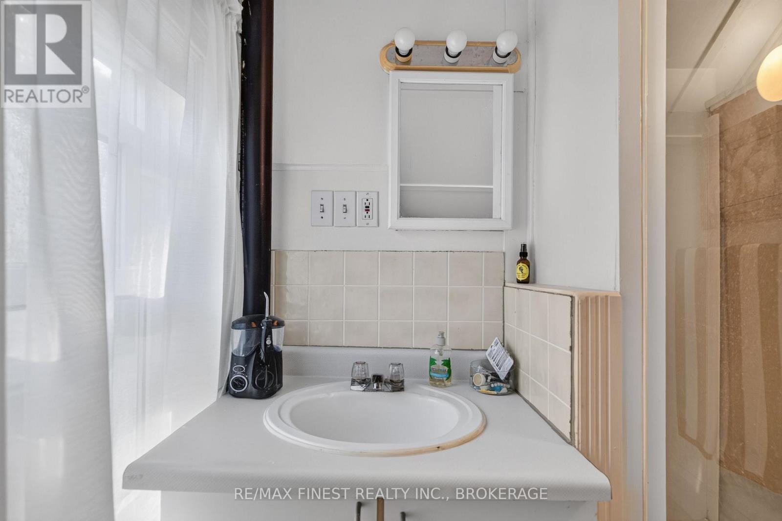 387 NELSON STREET - Image 40