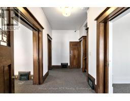 Main Floor - 912 2nd Avenue W, Owen Sound, ON N4K4M7 Photo 8