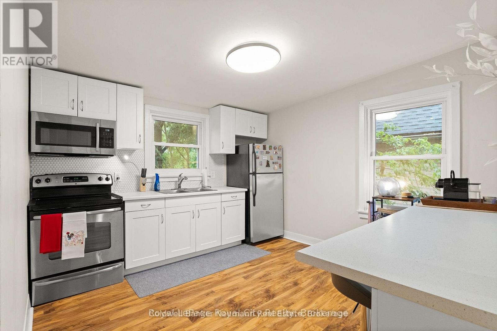 A - 12 FOSTER AVENUE, Guelph (Downtown) — photo 2