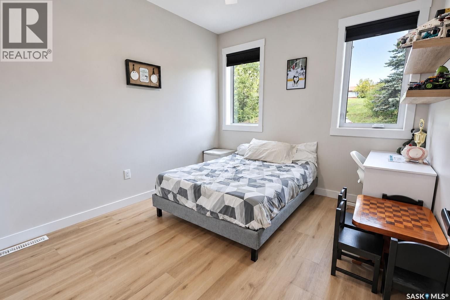 1515 Bay AVENUE - Image 31