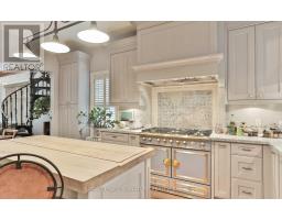 4 Wellesley Place, Toronto, ON M4Y2K4 Photo 17