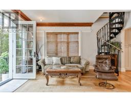 4 Wellesley Place, Toronto, ON M4Y2K4 Photo 19