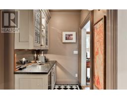 4 Wellesley Place, Toronto, ON M4Y2K4 Photo 22