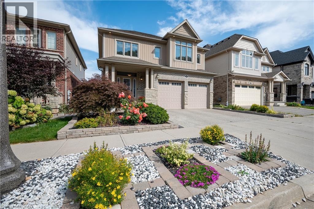 299 MOORLANDS Crescent
